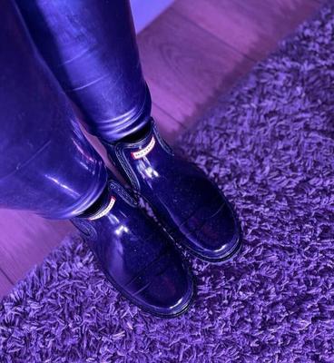 Rubber boots 